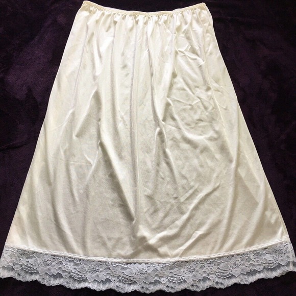 Vintage Women’s Lace Half Slip Ivory Antron Nylon Made in USA Size 26W-28W - Picture 6 of 6